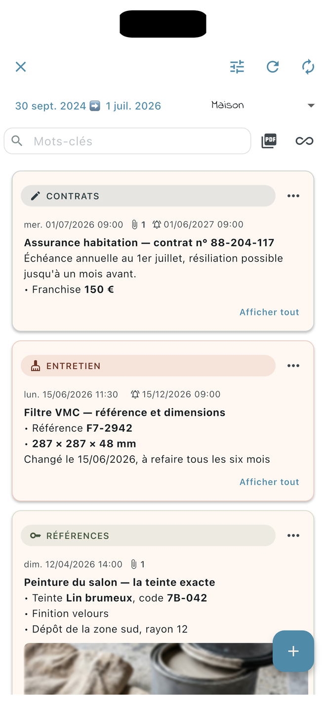 Carnet « Maison » : l’échéance d’une assurance habitation, la référence et les dimensions du filtre de VMC, et la teinte exacte de la peinture du salon avec son code, photo à l’appui.